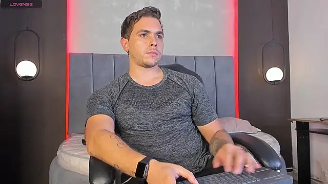 Liam walk  online show from February 11, 2026, 8:20 pm