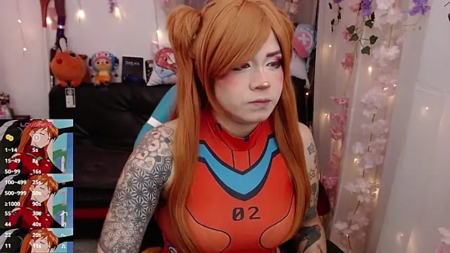 jadedelux  online show from April 18, 2026, 6:43 pm