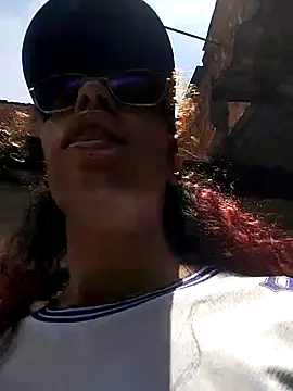 Pamelamiler   online show from April 23, 2026, 4:52 pm