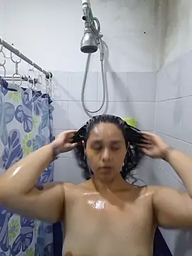 lila kitty81 online show from November 7, 2025, 5:39 pm