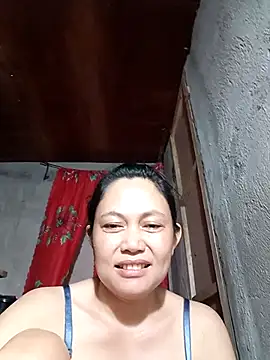 Everleigh mom online show from November 30, 2025, 8:04 am