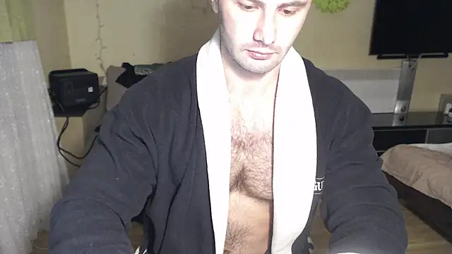 muscle uncut online show from December 17, 2025, 4:39 am