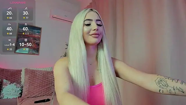 Snapshot of AryaNaughty chatting on September 15, 2025, 9:37 pm AryaNaughty online show from September 15, 2025, 9:37 pm