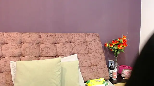 KateWelsin online show from January 14, 2026, 7:39 pm