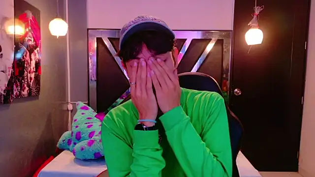 alandelrey57 online show from February 3, 2026, 6:22 am