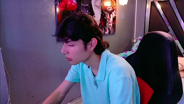 alandelrey57 online show from February 10, 2026, 8:52 pm