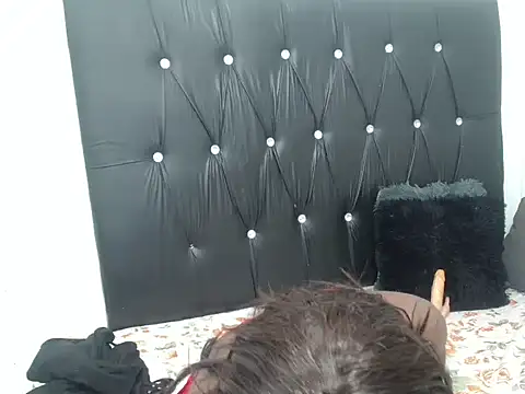 Lsnickykhanyile online show from October 2, 2025, 6:55 pm