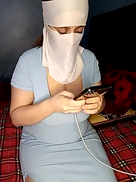 Snapshot of Lamia_Queen_ chatting on November 26, 2025, 5:24 pm Lamia Queen online show from November 26, 2025, 5:24 pm