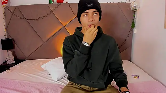 andrew colleman online show from December 17, 2025, 5:45 am