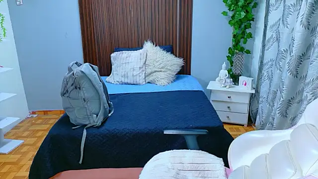 kataleya 29 online show from April 11, 2026, 8:01 pm