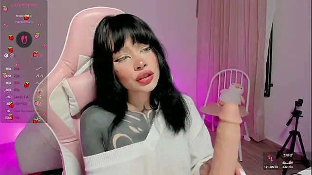 Snapshot of AlinaLukyanova chatting on November 8, 2025, 4:49 am AlinaLukyanova online show from November 8, 2025, 4:49 am