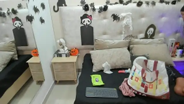 Snapshot of AbbyBeck chatting on October 30, 2025, 11:41 am AbbyBeck online show from October 30, 2025, 11:41 am