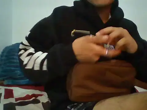 Snapshot of Barrx0018 chatting on December 18, 2025, 4:11 pm Barrx0018 online show from December 18, 2025, 4:11 pm