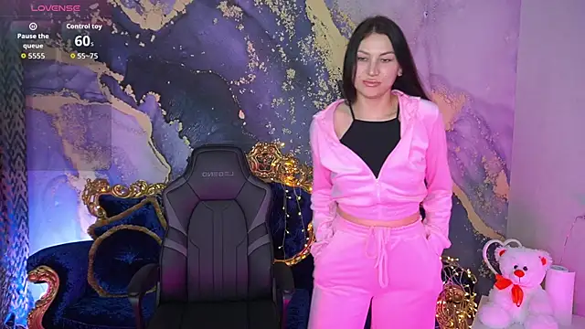 EliseVelour online show from April 5, 2026, 12:45 pm