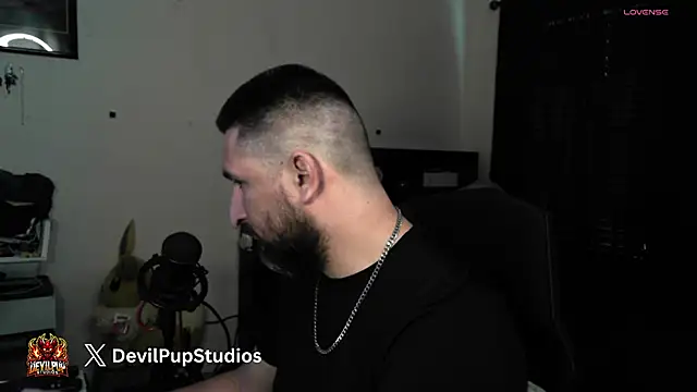 DevilPup75  online show from May 26, 2026, 7:01 pm