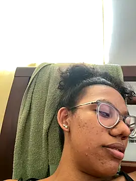 Snapshot of Valen1800 chatting on November 3, 2025, 5:05 pm Valen1800 online show from November 3, 2025, 5:05 pm