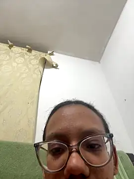 Valen1800 online show from December 19, 2025, 2:15 am