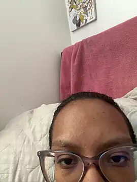 Valen1800 online show from April 1, 2026, 7:11 pm