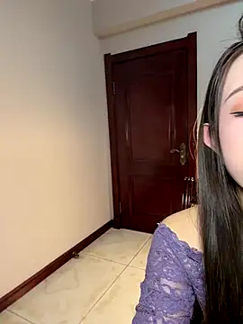 tuanzi125216 online show from November 5, 2025, 7:50 pm