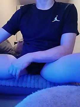 Snapshot of Thoma9034 chatting on November 29, 2025, 8:20 pm Thoma9034 online show from November 29, 2025, 8:20 pm