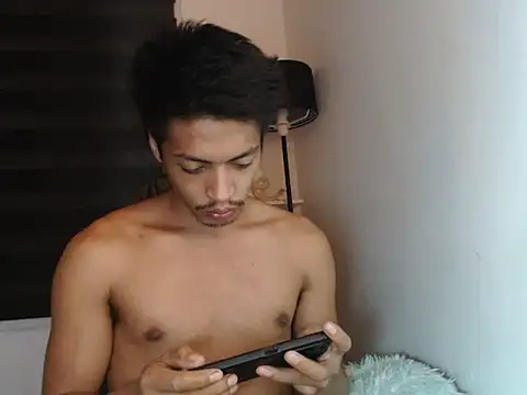 Asian gregor online show from October 2, 2025, 4:43 pm