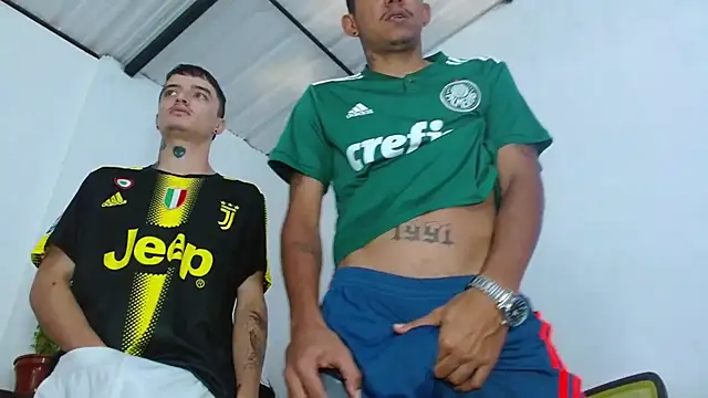 skinny23cm online show from April 1, 2026, 7:00 pm