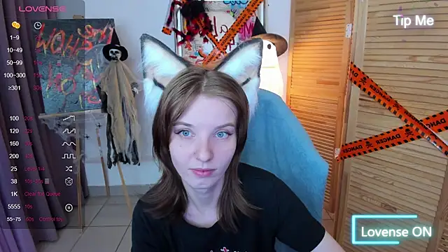 Snapshot of Madelaineses chatting on October 31, 2025, 11:40 am Madelaineses online show from October 31, 2025, 11:40 am