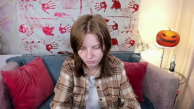 Snapshot of Madelaineses chatting on October 29, 2025, 8:46 am Madelaineses online show from October 29, 2025, 8:46 am