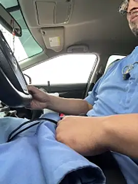 Dwizzlerperizzlee online show from April 17, 2026, 4:43 pm