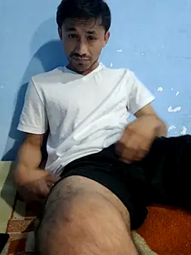 Snapshot of Mirreylatino chatting on November 13, 2025, 5:11 am Mirreylatino online show from November 13, 2025, 5:11 am