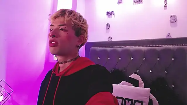 Snapshot of OzorioDany chatting on September 17, 2025, 3:30 am OzorioDany online show from September 17, 2025, 3:30 am