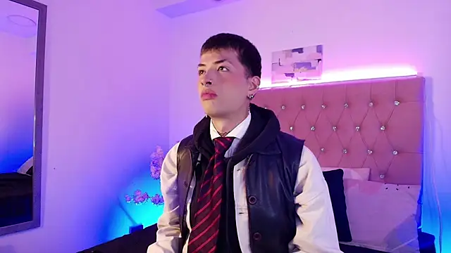 Snapshot of OzorioDany chatting on November 6, 2025, 3:43 am OzorioDany online show from November 6, 2025, 3:43 am