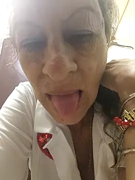 Snapshot of MaryeLunna chatting on November 8, 2025, 11:36 am MaryeLunna online show from November 8, 2025, 11:36 am