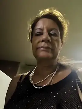 Snapshot of MaryeLunna chatting on October 31, 2025, 11:33 pm MaryeLunna online show from October 31, 2025, 11:33 pm