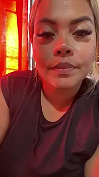 Snapshot of EmilyDuran_ chatting on May 22, 2026, 12:14 pm EmilyDuran online show from May 22, 2026, 12:14 pm