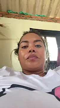 Snapshot of EmilyDuran_ chatting on April 21, 2026, 3:40 pm EmilyDuran online show from April 21, 2026, 3:40 pm
