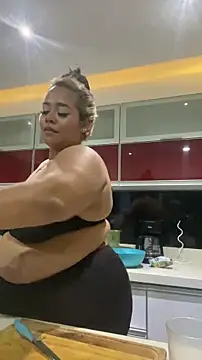 Snapshot of EmilyDuran_ chatting on April 28, 2026, 12:42 am EmilyDuran online show from April 28, 2026, 12:42 am