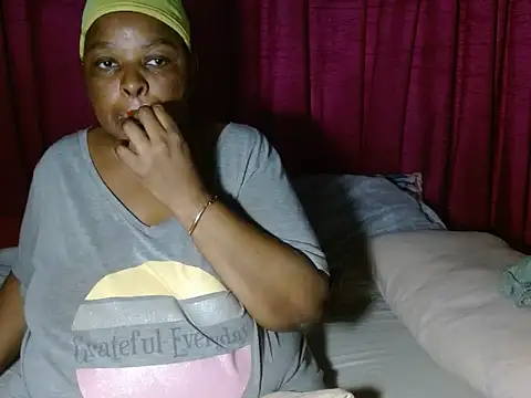 Snapshot of Love-Racheal75 chatting on September 19, 2025, 3:16 pm Love-Racheal75 online show from September 19, 2025, 3:16 pm