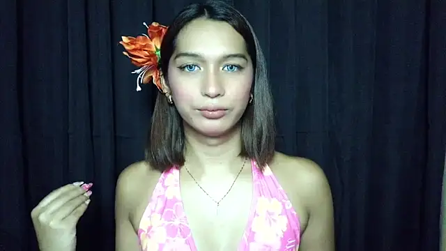 Sophia Trans online show from April 24, 2026, 7:49 pm
