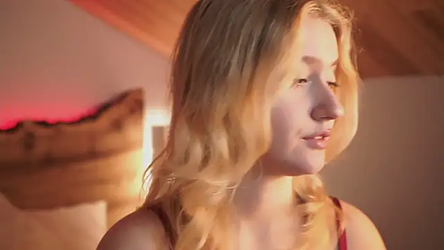 Snapshot of Nerissa_xo chatting on November 28, 2025, 8:31 pm Nerissa xo online show from November 28, 2025, 8:31 pm