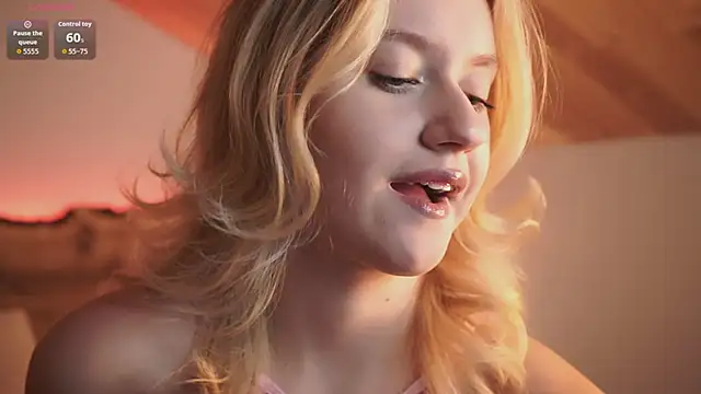 Snapshot of Nerissa_xo chatting on November 16, 2025, 8:35 pm Nerissa xo online show from November 16, 2025, 8:35 pm