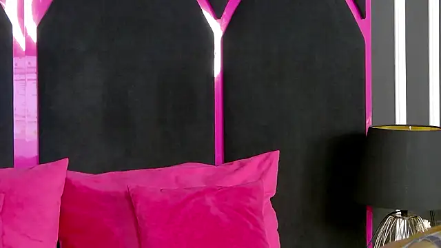 Evelisse online show from March 29, 2026, 4:25 am