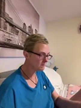 Snapshot of Curvy-Jinx chatting on November 6, 2025, 10:47 pm Curvy-Jinx online show from November 6, 2025, 10:47 pm