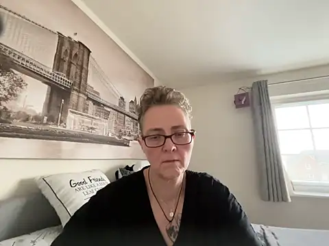 Curvy-Jinx online show from March 10, 2026, 8:29 am