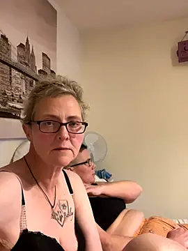 Snapshot of Curvy-Jinx chatting on November 29, 2025, 8:53 pm Curvy-Jinx online show from November 29, 2025, 8:53 pm