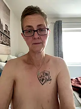 Snapshot of Curvy-Jinx chatting on October 24, 2025, 7:51 am Curvy-Jinx online show from October 24, 2025, 7:51 am