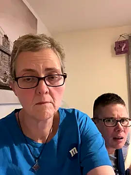 Snapshot of Curvy-Jinx chatting on November 25, 2025, 8:42 pm Curvy-Jinx online show from November 25, 2025, 8:42 pm