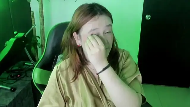 Snapshot of AliaMiller_ chatting on February 28, 2026, 1:05 am AliaMiller online show from February 28, 2026, 1:05 am