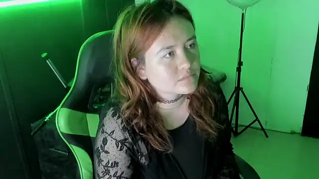 Snapshot of AliaMiller_ chatting on February 21, 2026, 9:55 am AliaMiller online show from February 21, 2026, 9:55 am