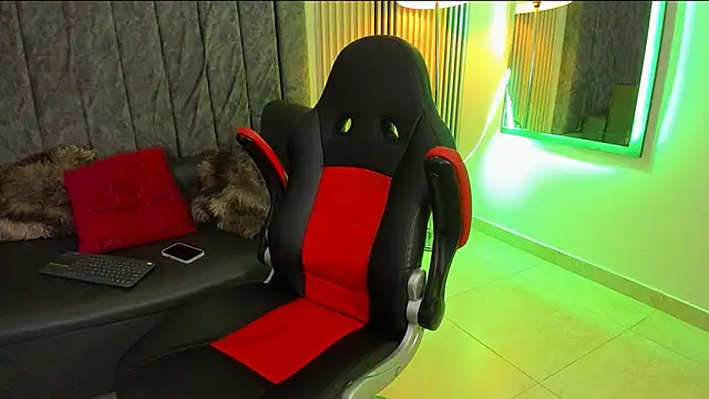 Snapshot of rachell_owen chatting on December 3, 2025, 8:52 pm rachell owen online show from December 3, 2025, 8:52 pm